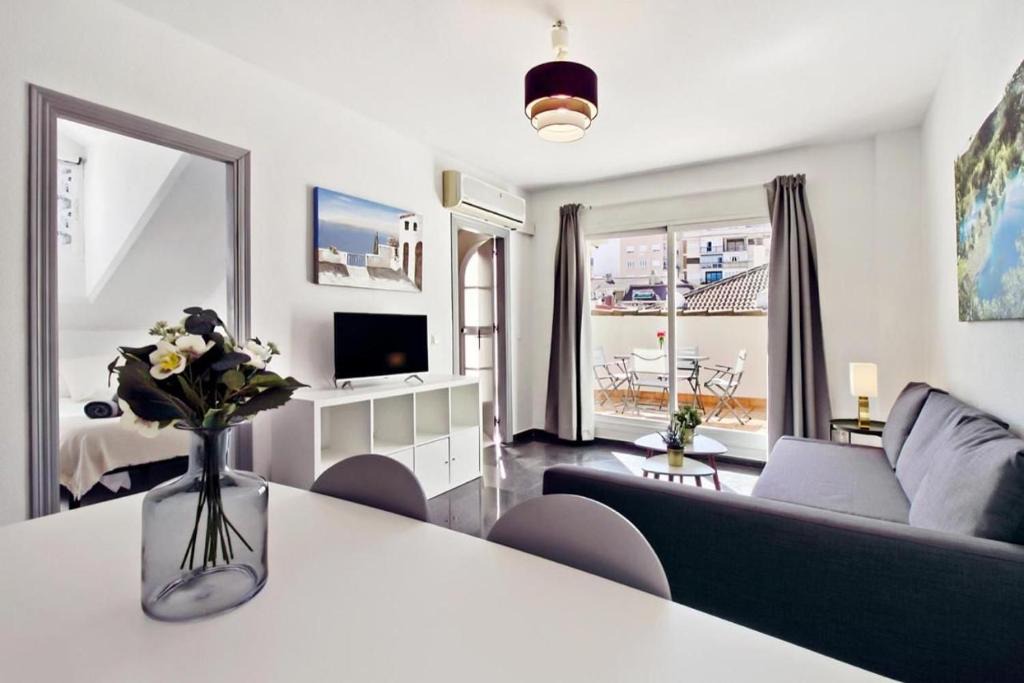 Perchel Sur Apartment | ÁTICO CON TERRAZA PRIVADA EN MÁLAGA CENTRO