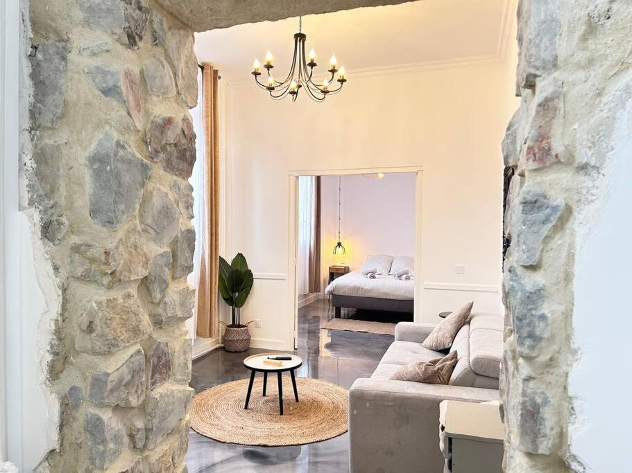 Domfront Apartment | Élégant*Epoxy*Design&Décor