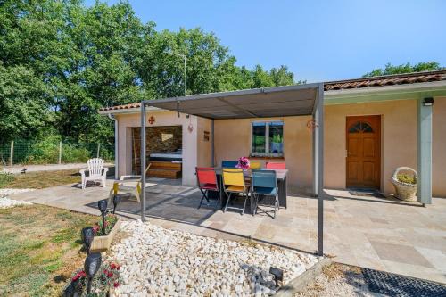 Roquemaure House | Évasion dans les vignes, Spa !