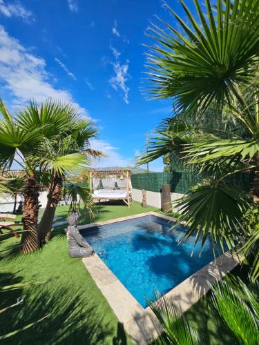 11th Arrondissement Bed & Breakfast | Ô Balinais mini villa avec spa et piscine chauffée privative Marseille