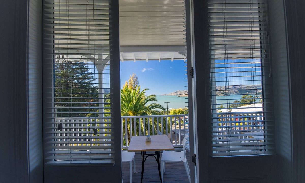 Governors Bay Hotel | Õtoromiro Hotel