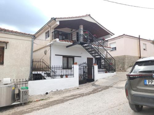 Kalambaka House | Μυρτώ