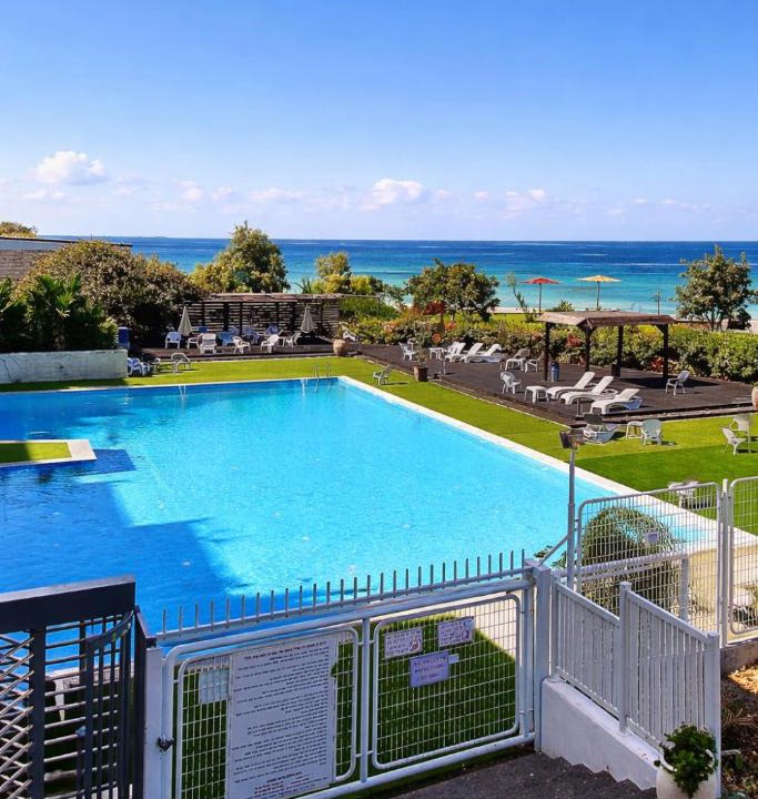 Nahariya Apartment | דירת גן על הים בנהריה