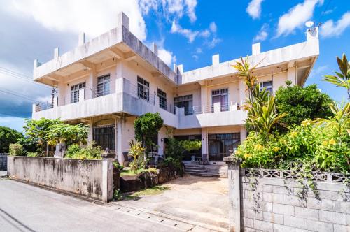 Gima Villa | 琉美の宿 月桃 4ベッドルームと畳の広間付き 貸切宿