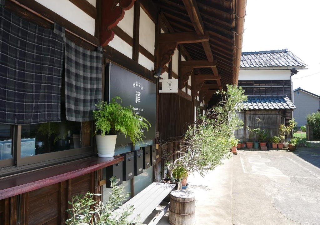 Eiheiji-cho Apartment | 駅前宿舎 禪 shared house zen