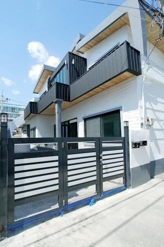 Yeonsan House | 더샵스테이 2층독채 방3 싱글침대4 연산역 도보10분