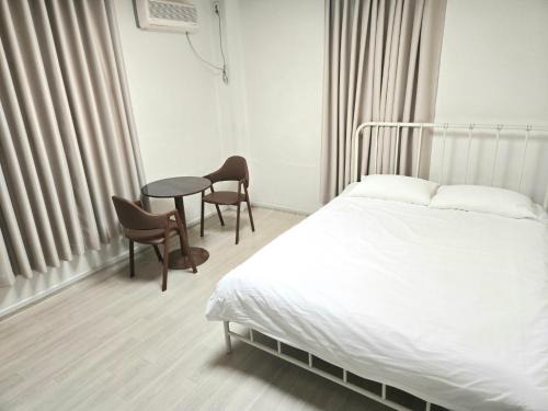 Pyoseon Hotel | 지슬스테이