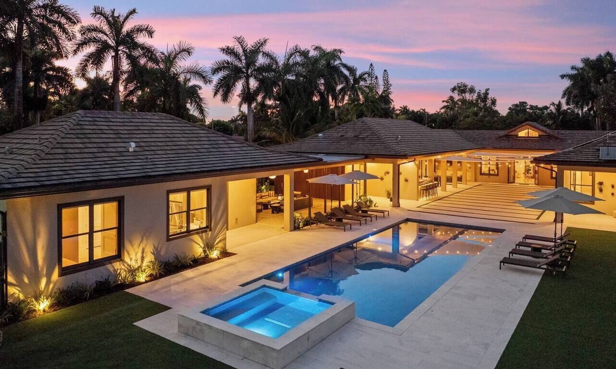 Golden Glades House | 1-Acre Oasis: Pool/Spa, Pickleball, Bball & More