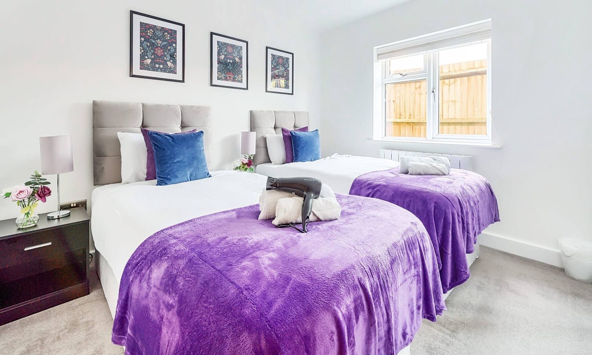 Basingstoke Apartment | 1 Bed 1 Bath Town Center Apartment, FREE Parking