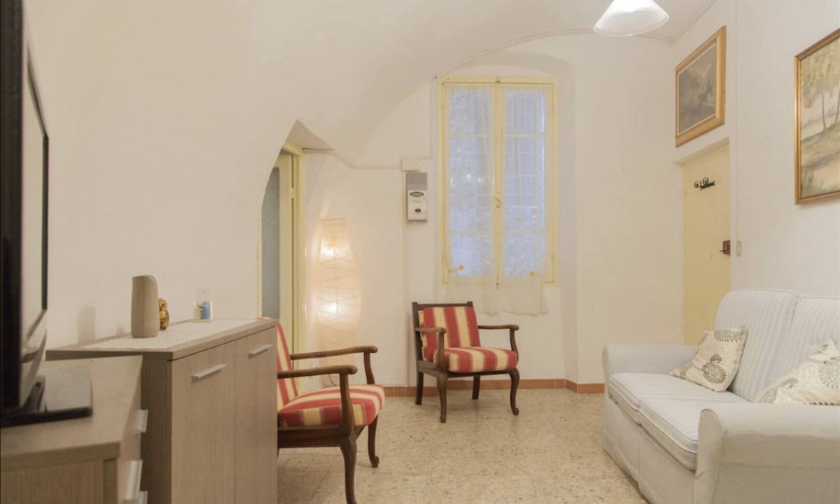 Dolceacqua Apartment | 1 Bed Flat - Sleeps 2 - Parking