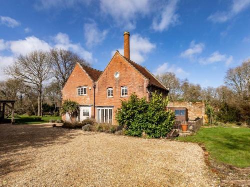 Beaulieu House | 1 Bed in Brockenhurst oc-53042