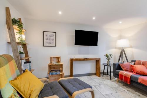 Peak District House | 1 Bed in Peak Forest oc-s30591