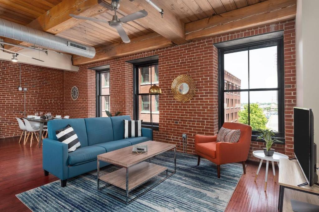 Downtown West Apartment | 1+ Bed Loft - Downtown Near Conv Ctr