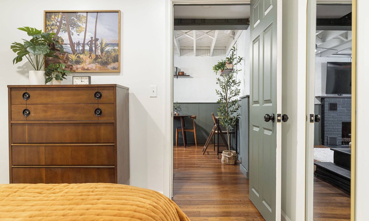 Grandview Heights Apartment | 1 Bed Studio: Near OSU, COSI, Downtown, & Short North