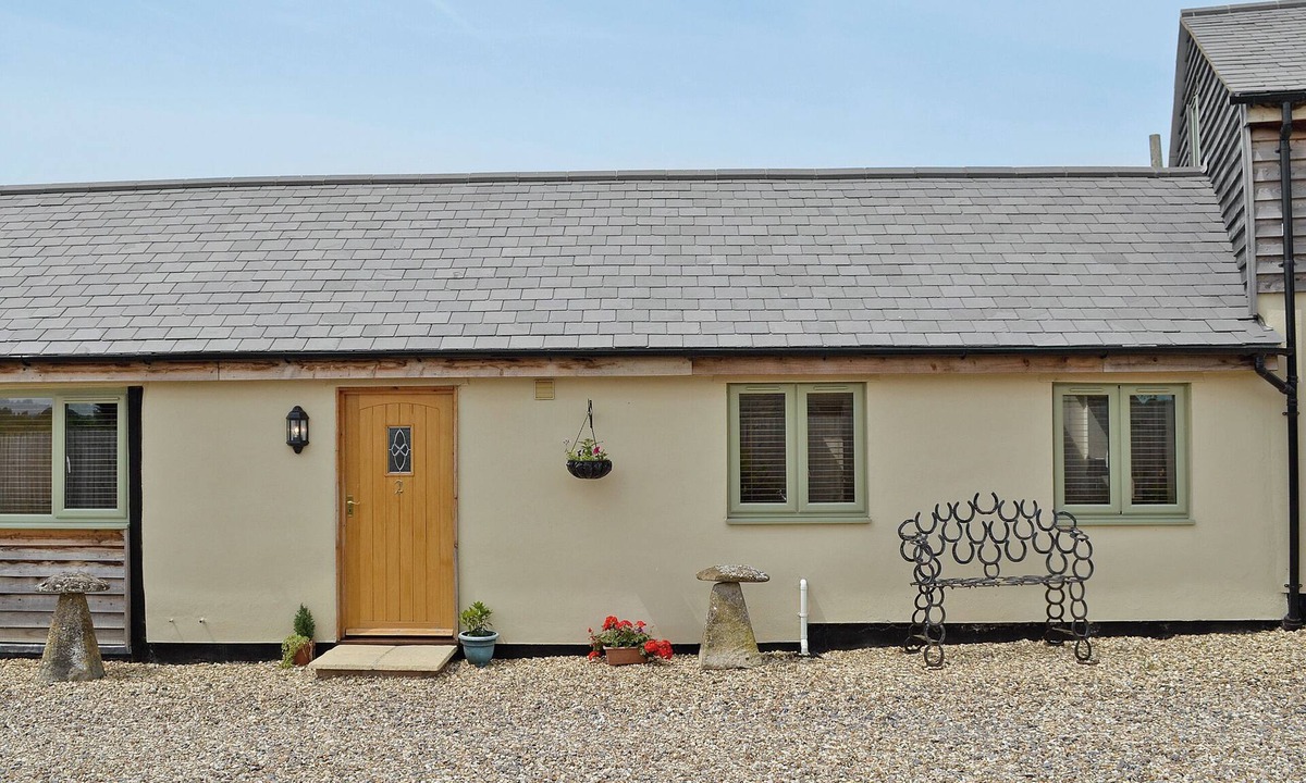Broad Hinton Cottage | 1 bedroom accommodation in Binknoll, near Royal Wootton Bassett