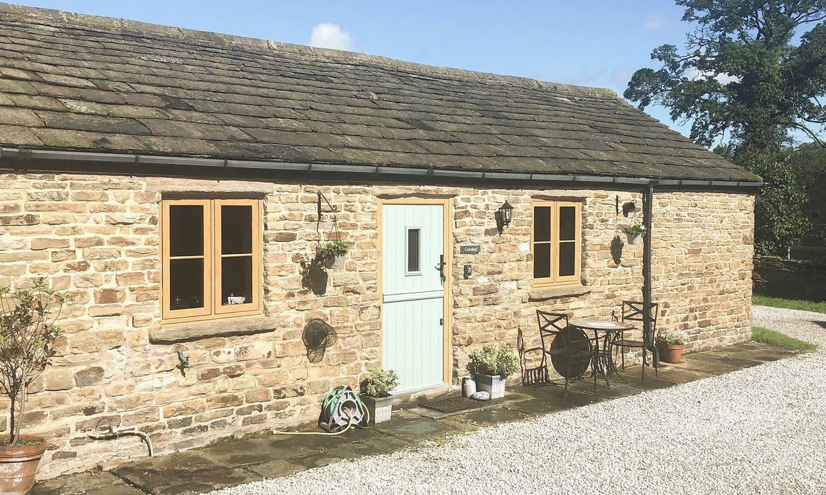 Cutthorpe Cottage | 1 bedroom accommodation in Cutthorpe, near Chesterfield