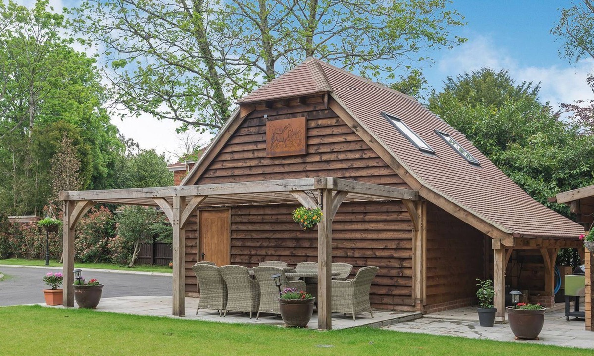 Dibden Purlieu Cottage | 1 bedroom accommodation in Hythe, near Southampton