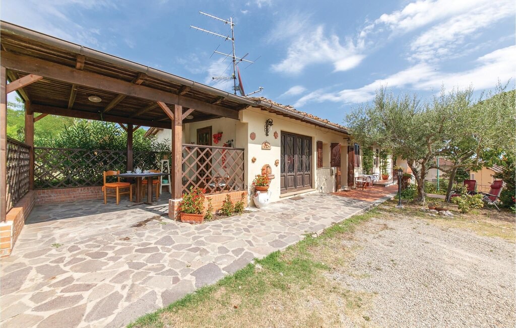 Montefoscoli House | 1 bedroom accommodation in Montefoscoli