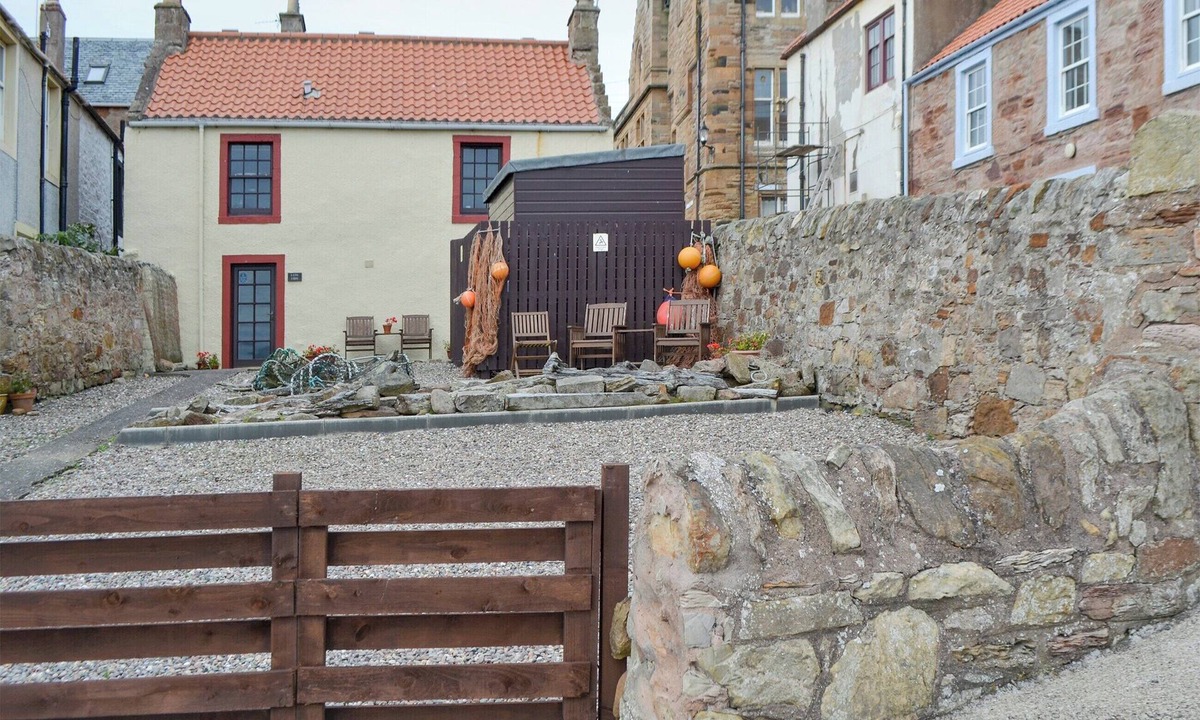 Anstruther Cottage | 1 bedroom accommodation in Cellardyke, near Anstruther
