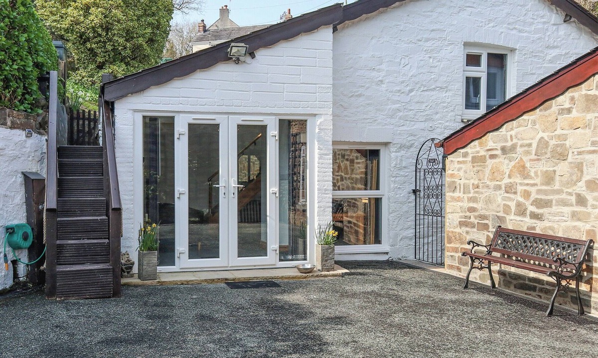 Amroth Cottage | 1 bedroom accommodation in Amroth, near Saundersfoot