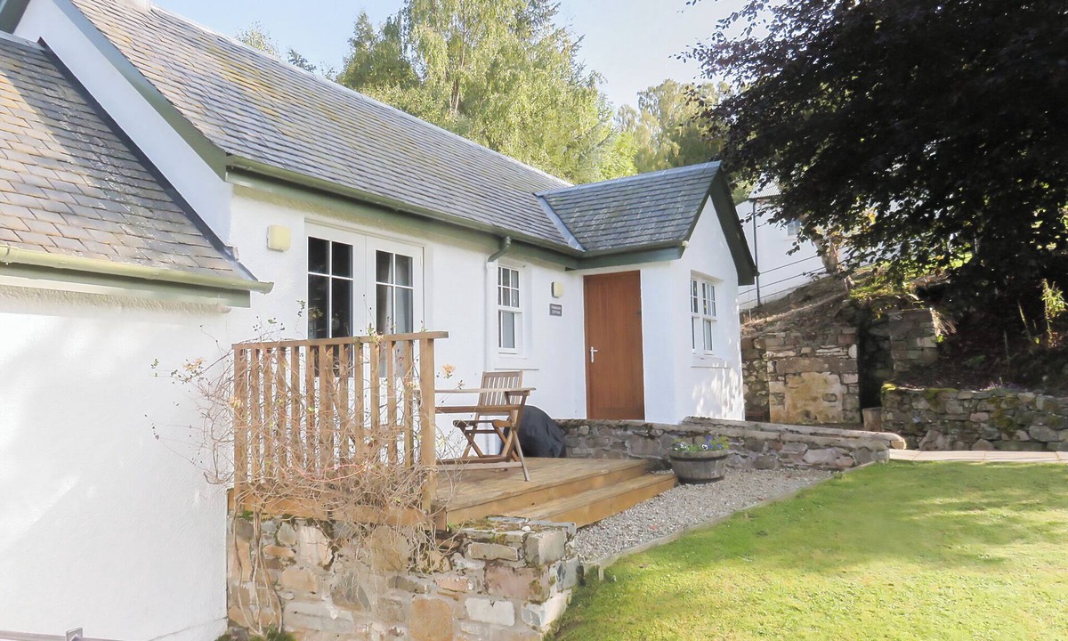 Strathtummel Cottage | 1 bedroom accommodation in Foss, near Pitlochry
