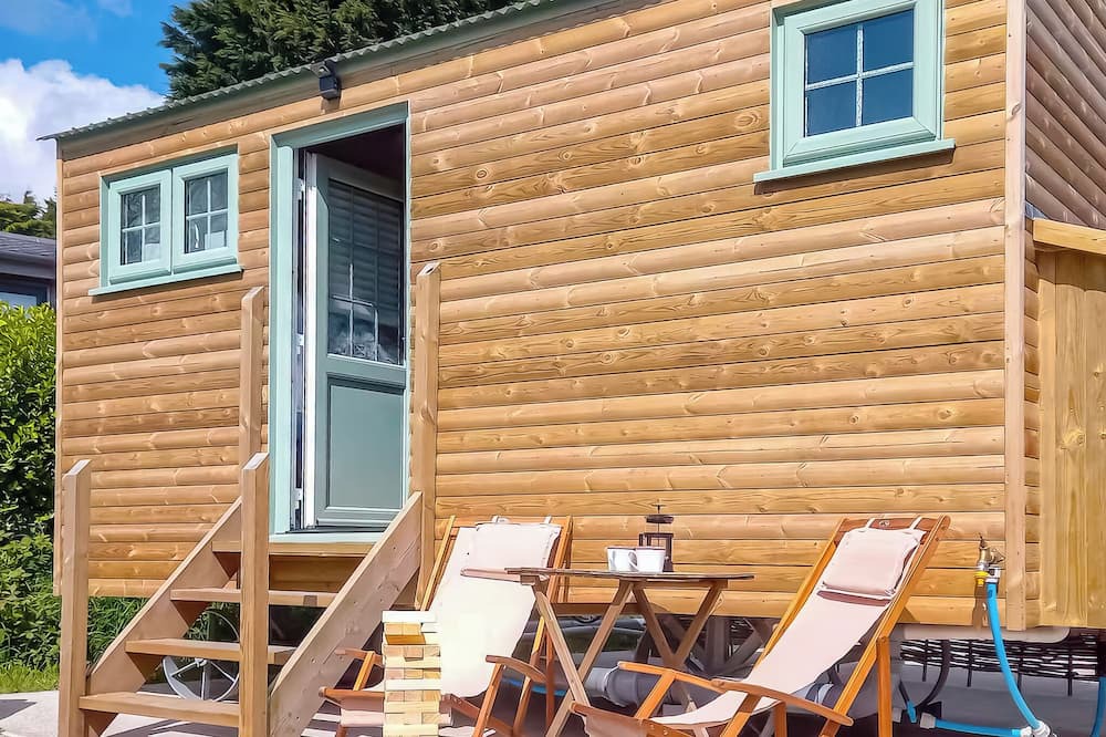 Carnmenellis Ski Chalet | 1 bedroom accommodation in Carnmenellis, Nr Falmouth