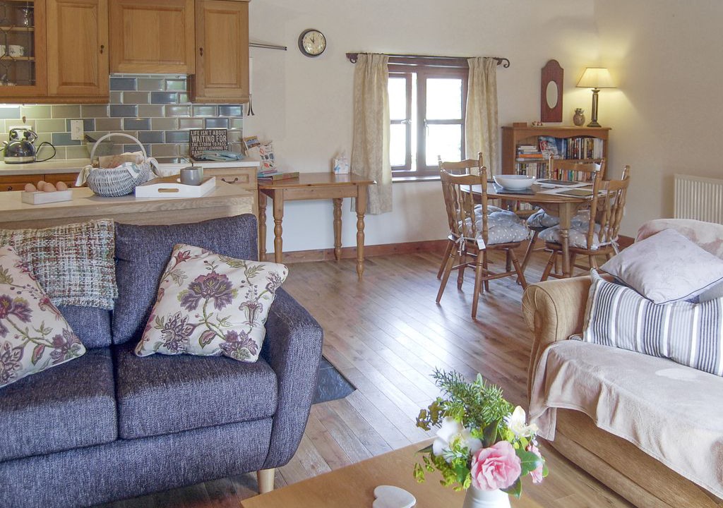 Pelynt Cabin | 1 bedroom accommodation in Pelynt, near Looe