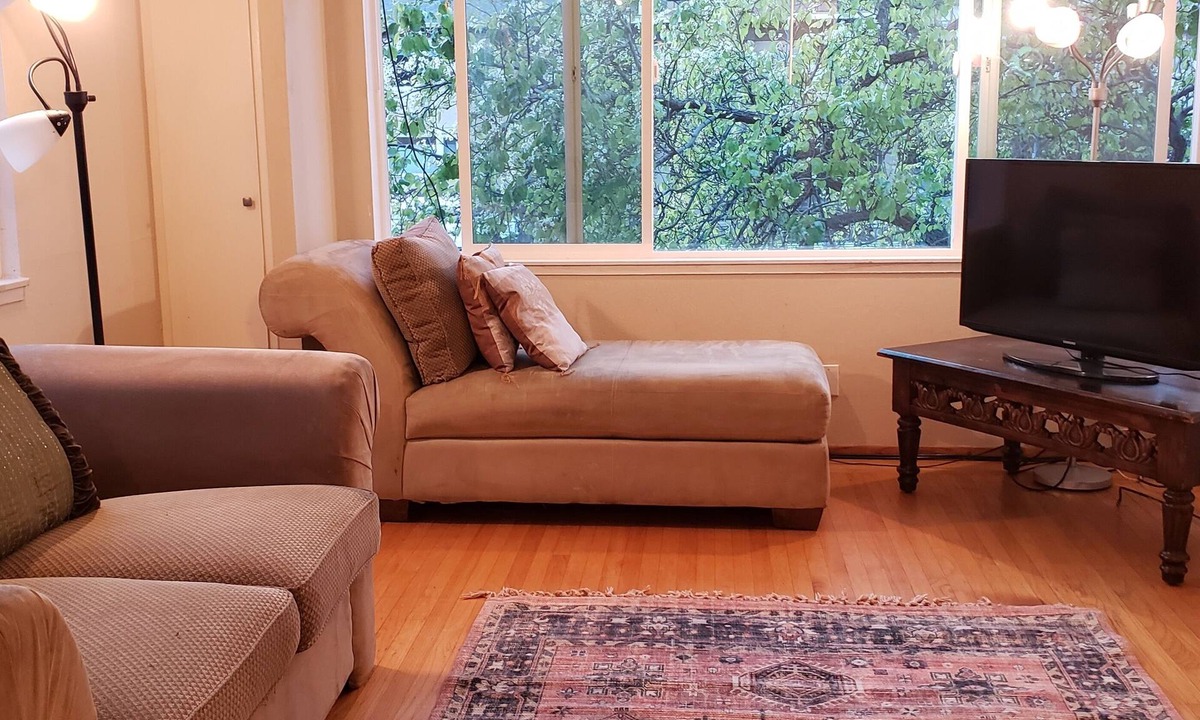 Grand Lake Apartment | 1-bedroom apartment just 11 minutes to San Francisco Bay