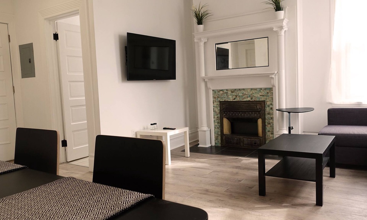 Bloomfield House | 1 BEDROOM APT IN PITTSBURGH (F) -Friendship Area