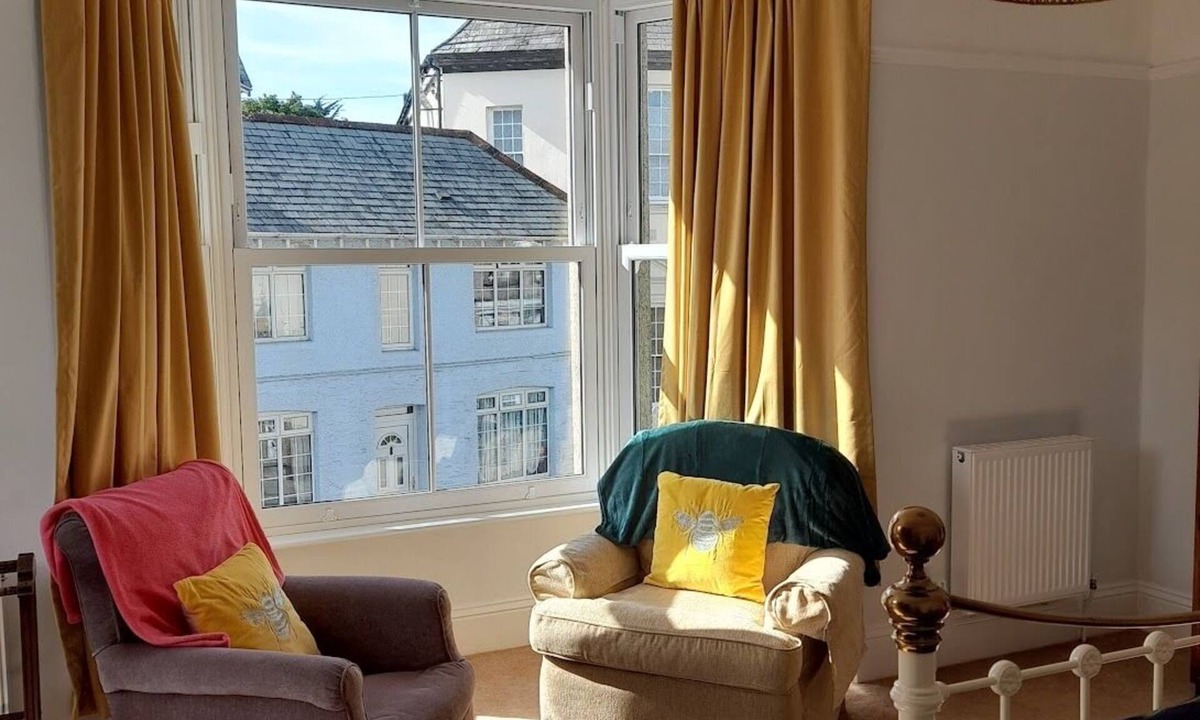 Okehampton Apartment | 1 bedroom flat with kitchen and bathroom, private entrance & off street parking