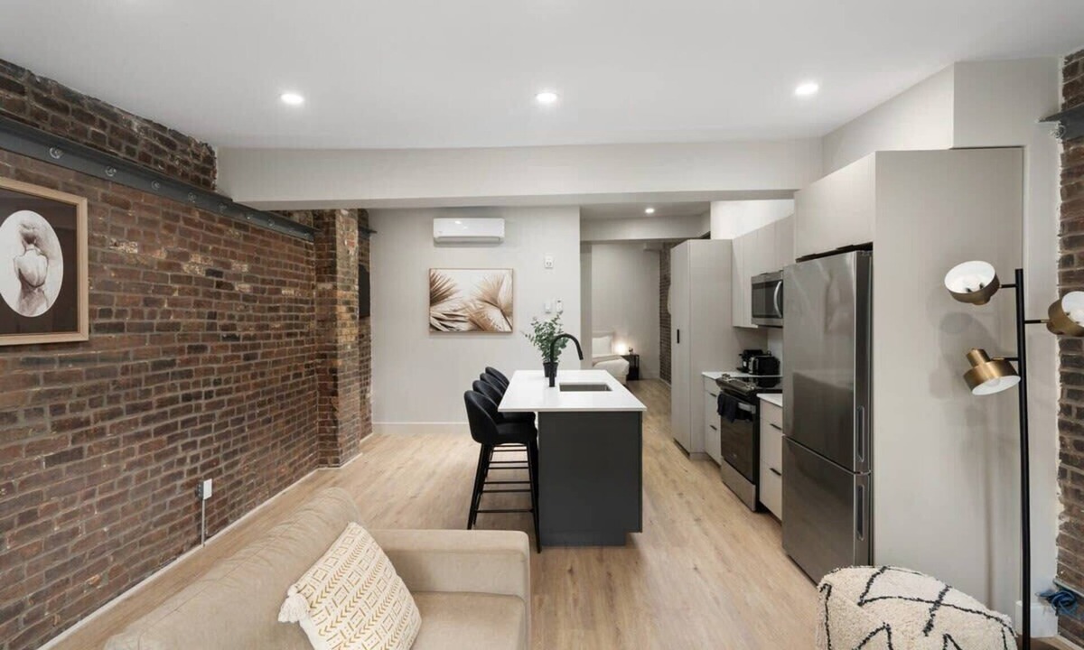 Griffintown Apartment | 1 Bedroom Heart of MTL Parking + Terrasse