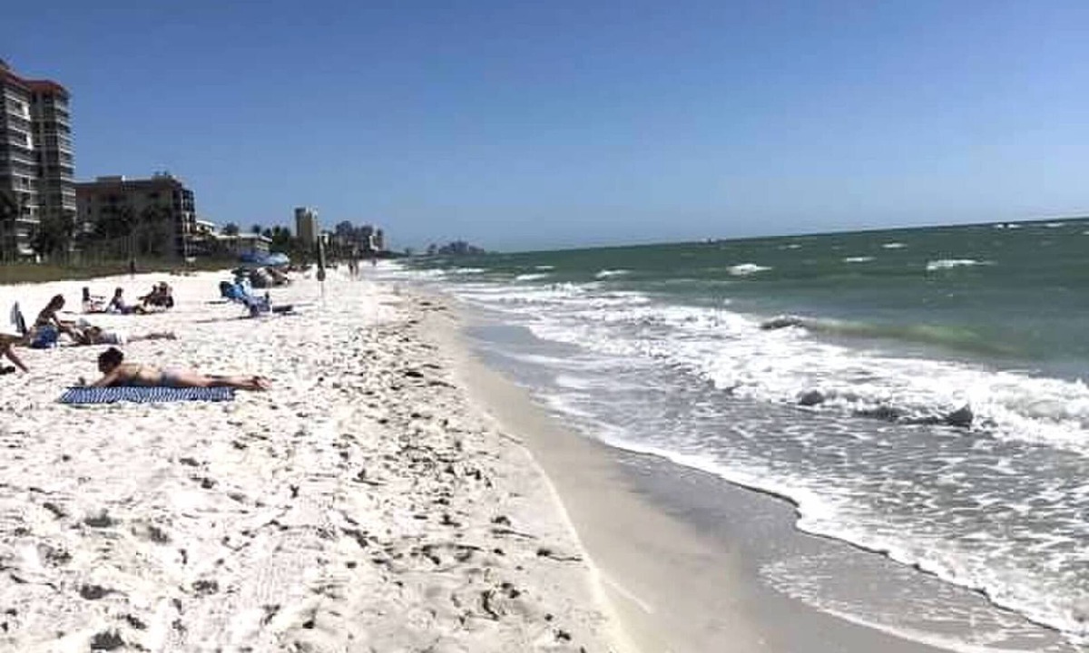 Vanderbilt Beach Condo | 1 bedroom plus STUDIO on Vanderbilt Beach. Beach access, water views. Sleeps 4