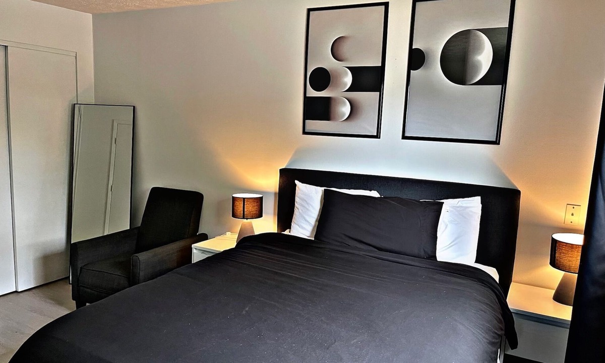 Mount Airy Apartment | 1-bedroom with WiFi and AC in superb Cincinnati