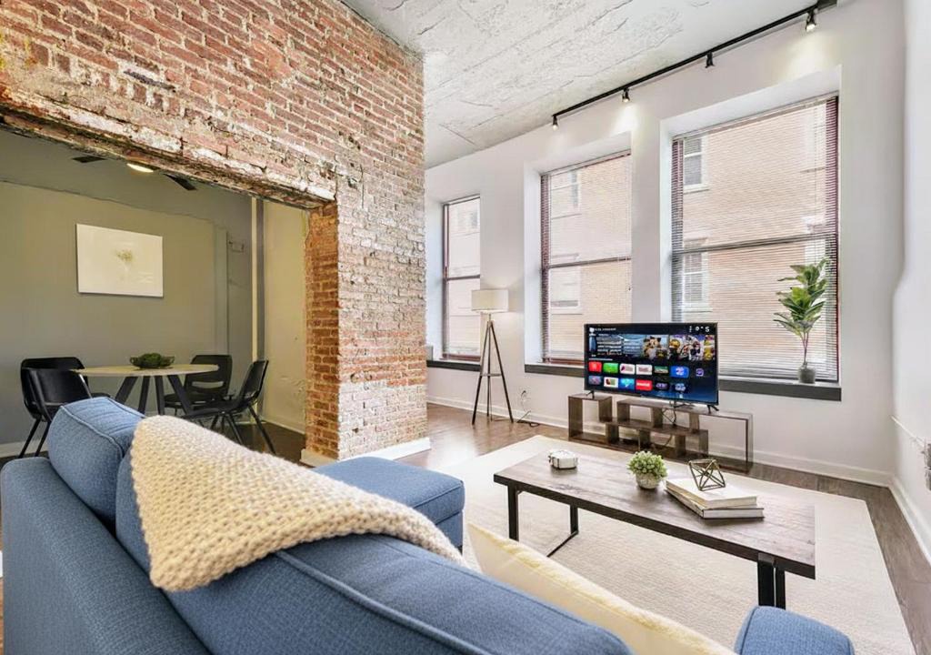 Cultural District Apartment | 1 BR Downtown Pittsburgh with Best Roof Top View