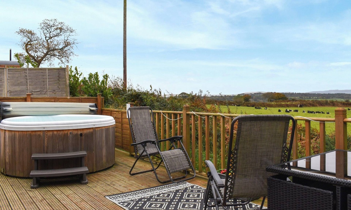 Llanfihangel-Ystrad Cottage | 1 bedroom accommodation in Lampeter Cambrian mountains