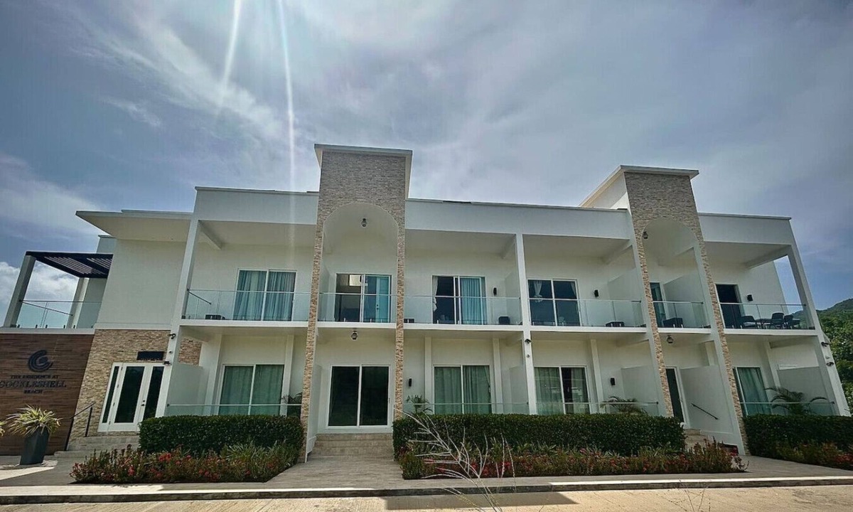 Frigate Bay Apartment | 1 King Bed @Cockleshell Beach w/View of Nevis