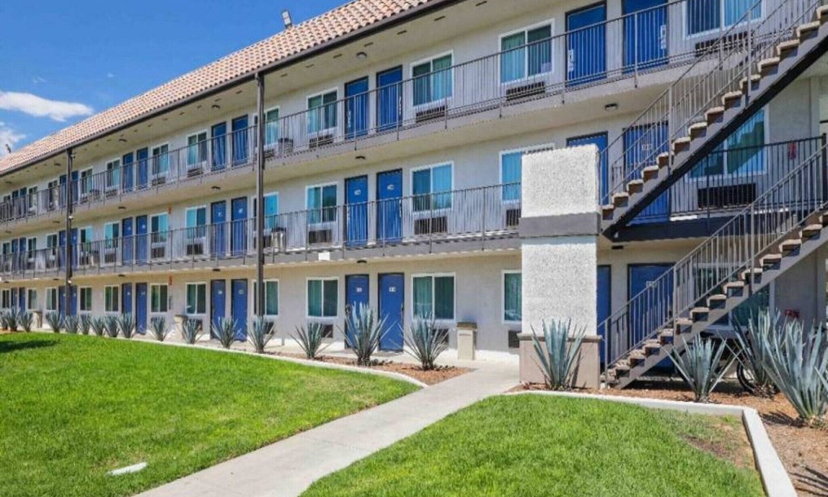 Central Escondido Apartment | 1 King Bed | Non-Smoking
