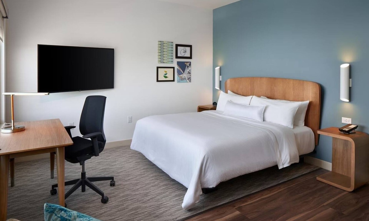 Williamsburg Hotel | 1 King Suite | Element Orlando | Pet-Friendly with Kitchen & Sofa Bed