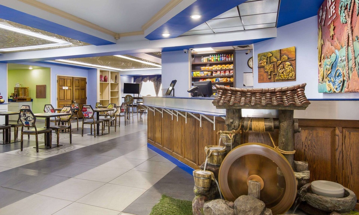 Evansville Hotel | 1 Life Studio and Suites