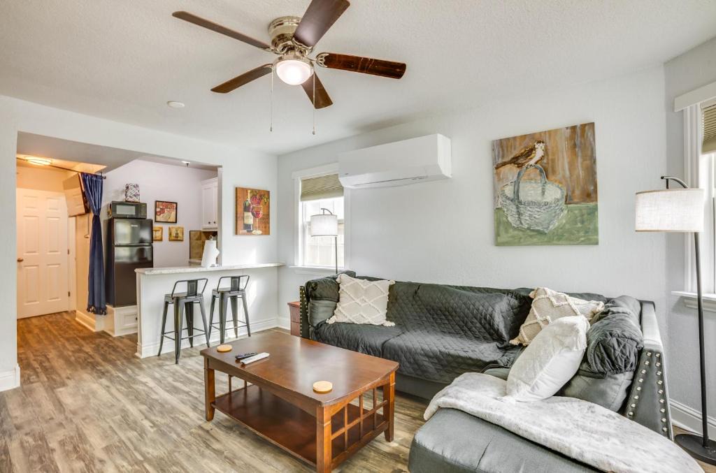 Conroe Apartment | < 1 Mi to Downtown Conroe: Charming Apartment