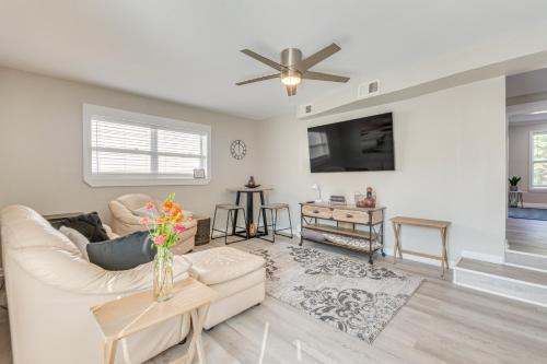 South Pensacola House | 1 Mi to Dtwn: Home w/Furnished Patio in Pensacola