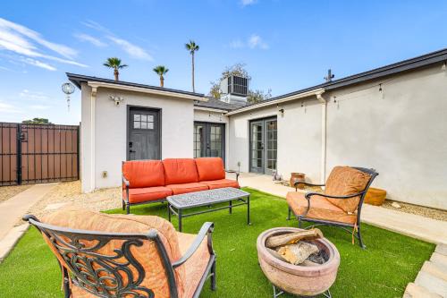 Fairview Place House | 1 Mi to Grand Ave: Modern Home w/Spacious Yard!