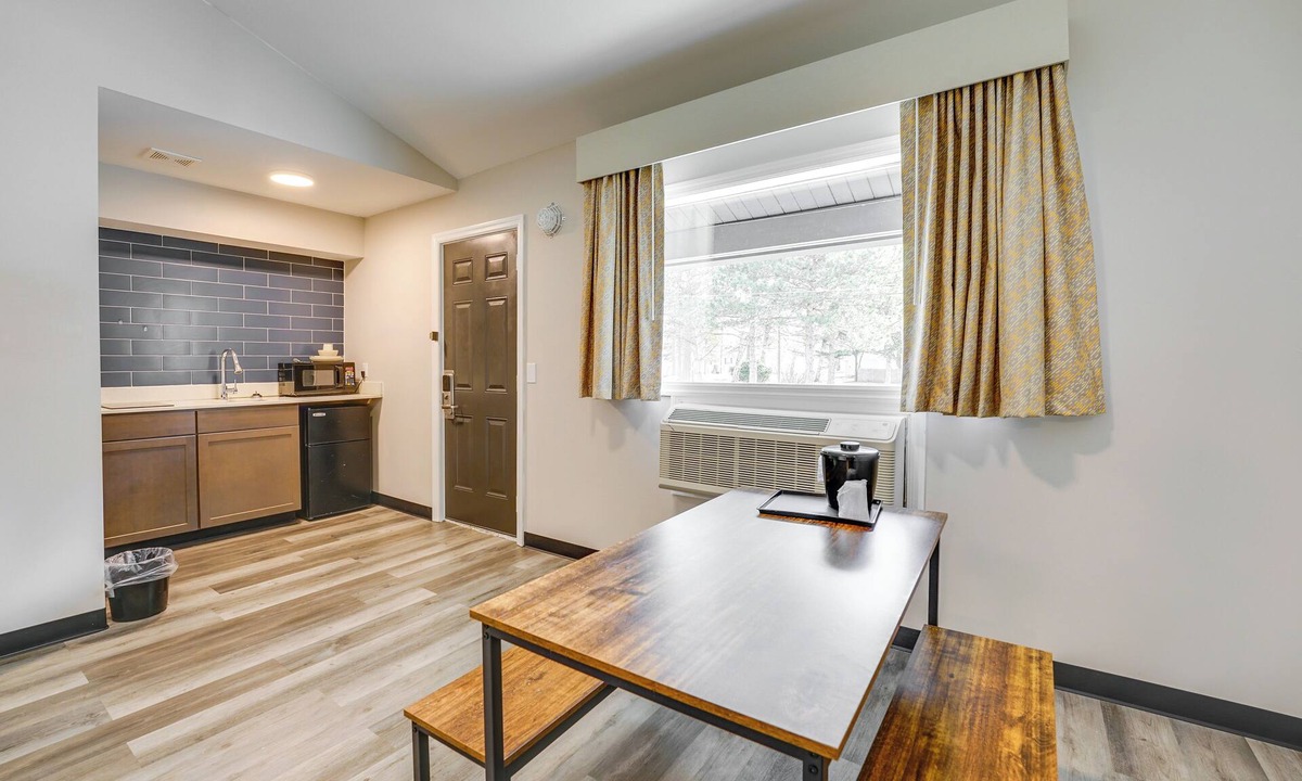 Port Huron Apartment | 1 Mi to Riverfront: Walkable Port Huron Studio
