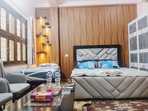 Varanasi House | 1 min from Dashashwamedh Ghat - River & Temple , Gr8 Service Guarantee