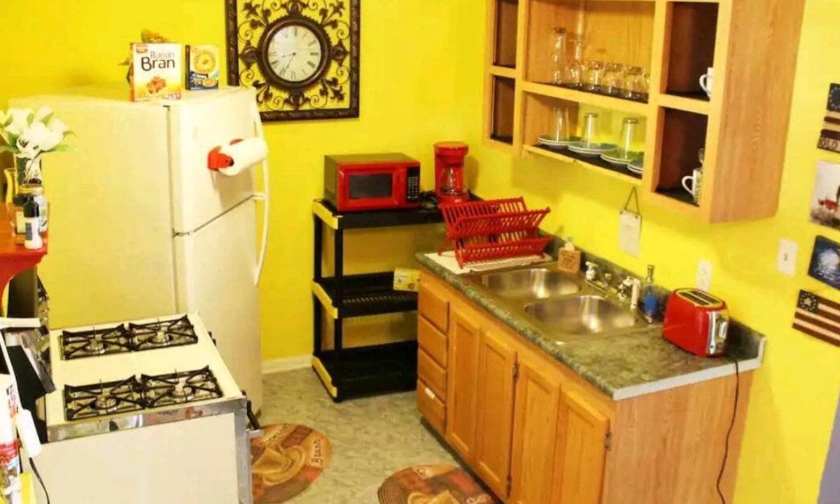 Indianapolis House | 1 min Walk to Downtown, Free Parking, Pets OK