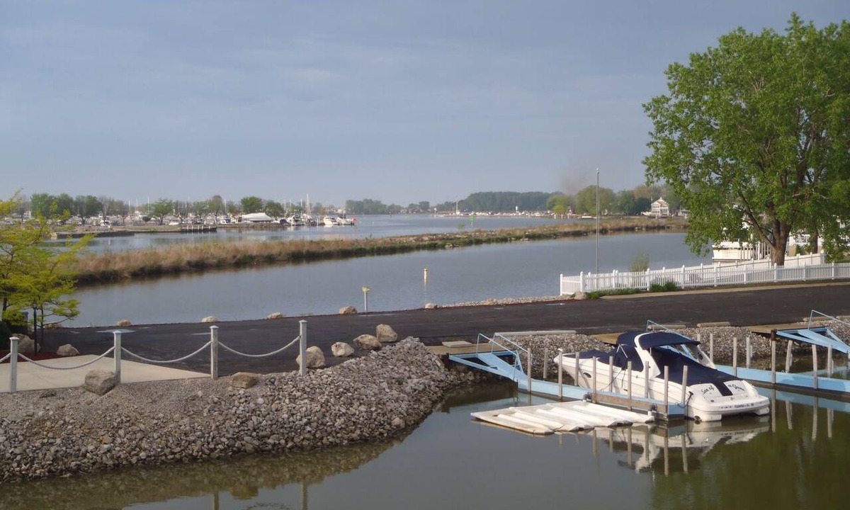 Gypsum Condo | 1 of 4 Waterfront Condo-Style Suites: Clean, Safe & Small Hotel Sleeps 8-32