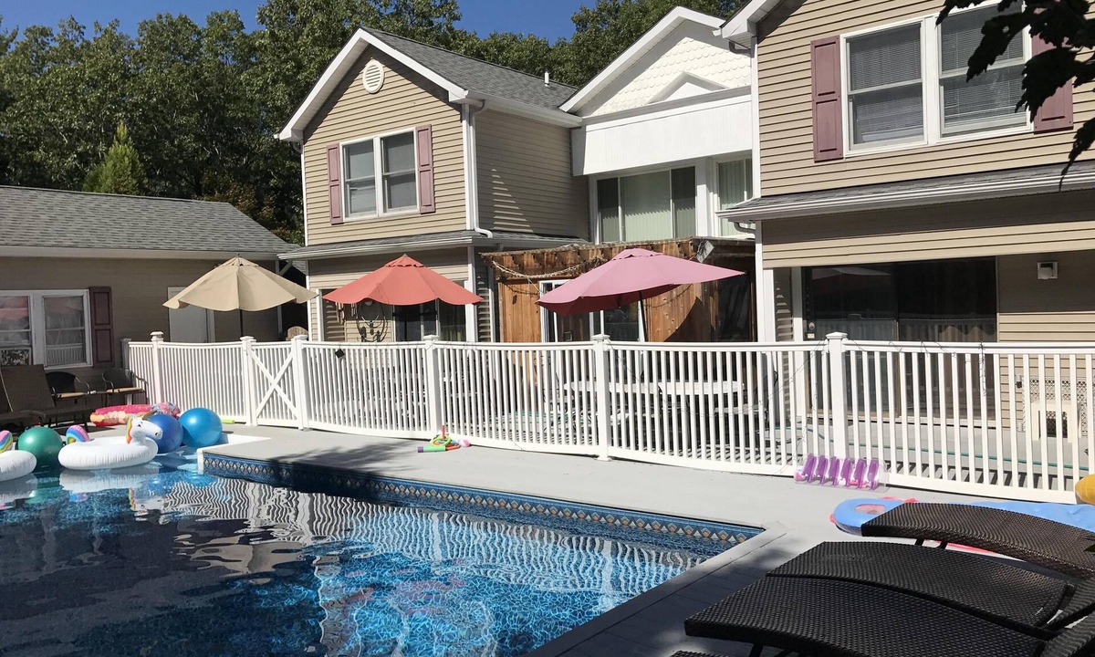 Westhampton House | #1 Rated Deluxe Hampton Estate: PICKLEBALL, Tennis, H Pool, 7 BDRM Videos!