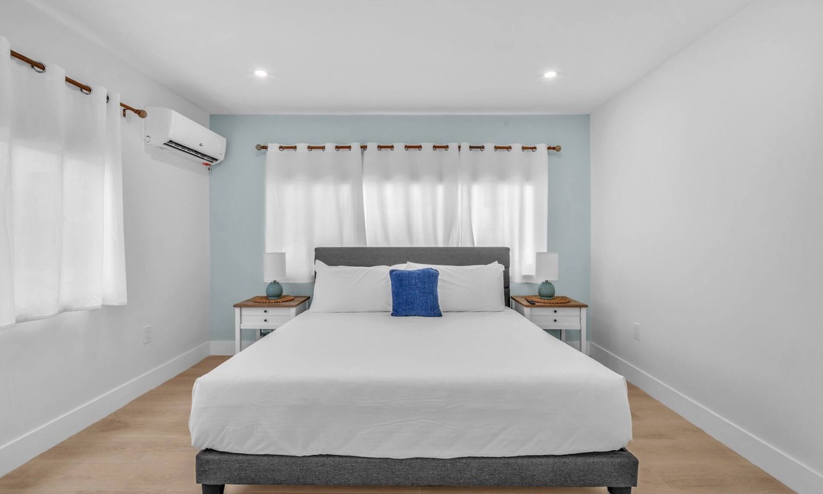 North Beach Apartment | #1 - Romantic Beach Escape 1BR | Walk to Ocean