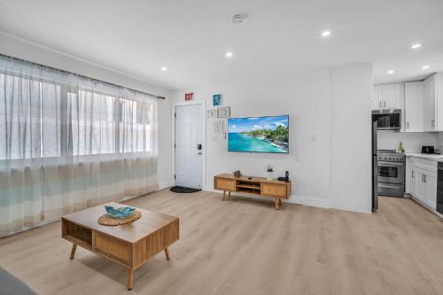 North Beach Apartment | #1 - Romantic Beach Escape 1BR Walk to Ocean