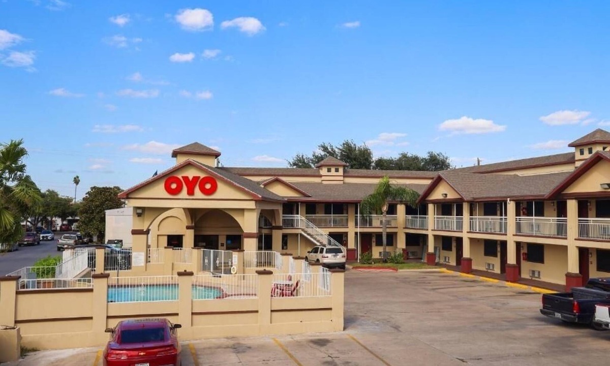 McAllen Hotel | 1 Unit | Spacious Pool Retreat Pet Friendly & Convenient Parking